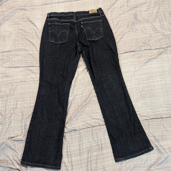 Levi's 515 Bootcut Jeans - Picture 4 of 9